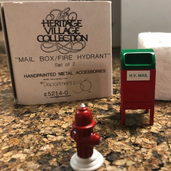 Dept 56 Heritage Village mailbox and fire hydrant - Picture 1 of 7